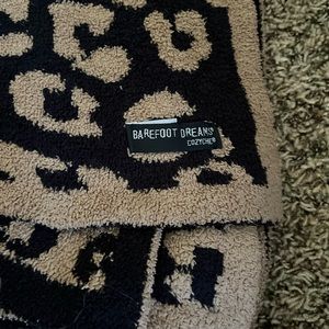 Barefoot Dreams Cozy Chic In the Wild Throw!! Black and Tan cheetah!